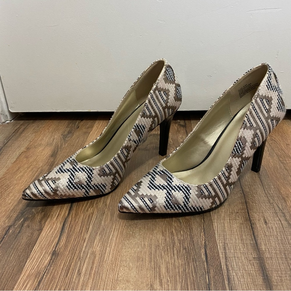 Torta Caliente Nude Abstract Printed Shimmer Heels, Size 8